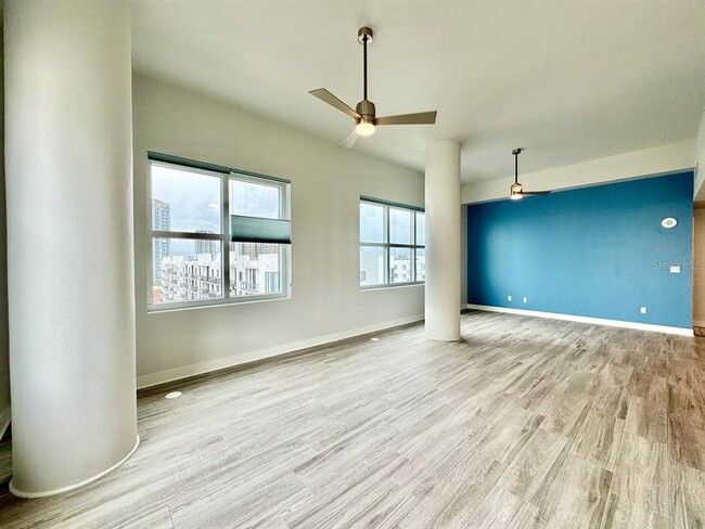 Building Photo - 1208 E Kennedy Blvd
