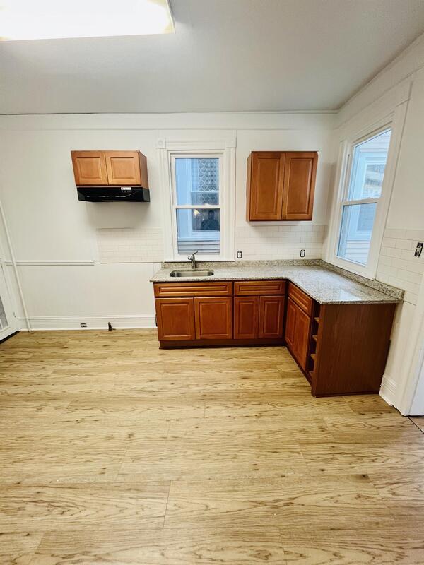 Building Photo - 1208 Bushkill St