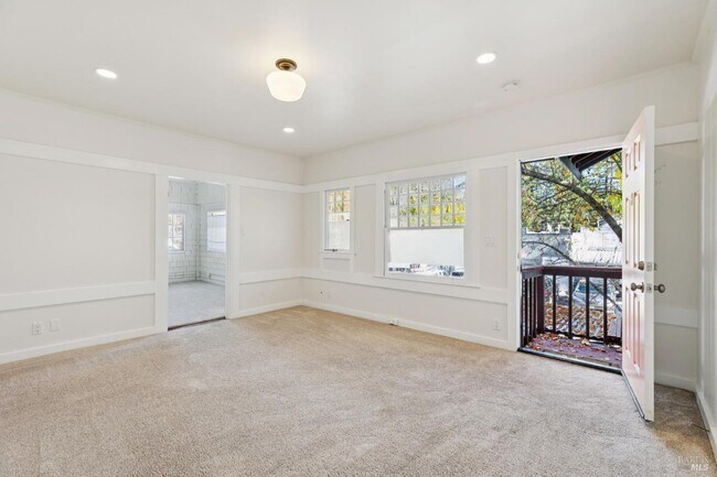 Building Photo - 21 Tamalpais Ave