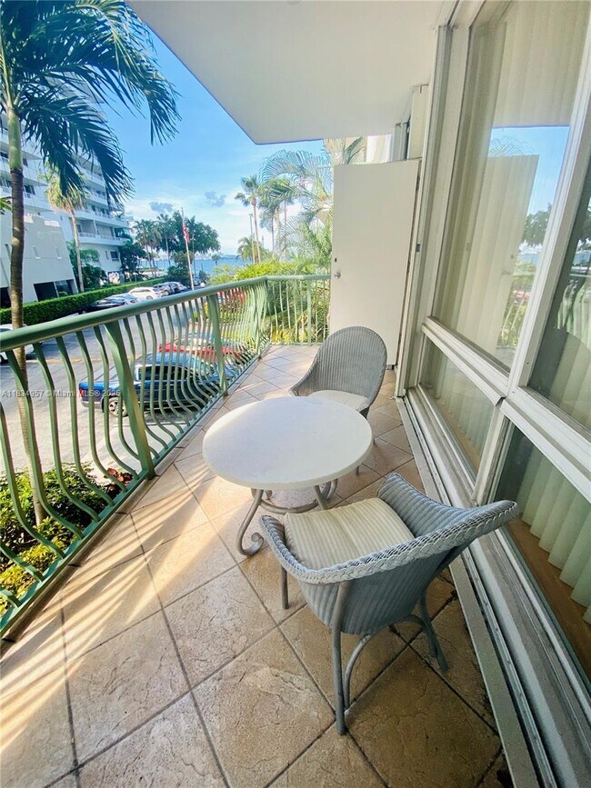 Building Photo - 1408 Brickell Bay Dr