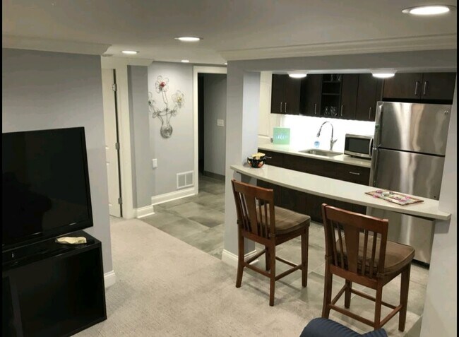 Building Photo - 6511 Oliver Ave S