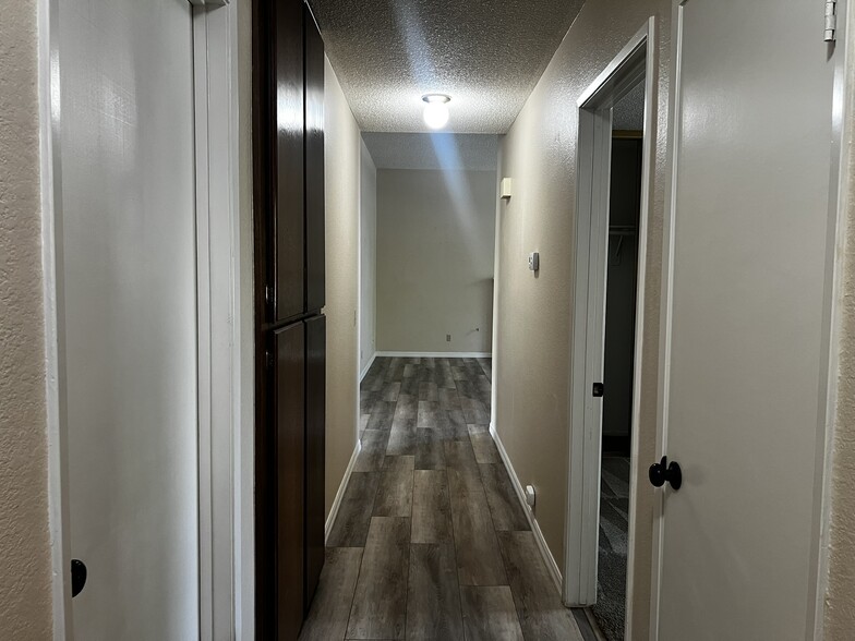 Building Photo - 2716 W Avenue K4