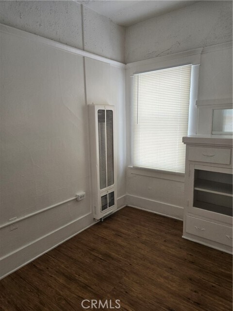Building Photo - 942 2nd St