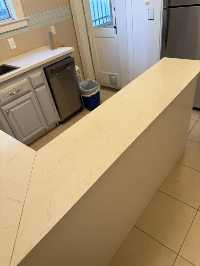 Building Photo - 2345 Fulton St