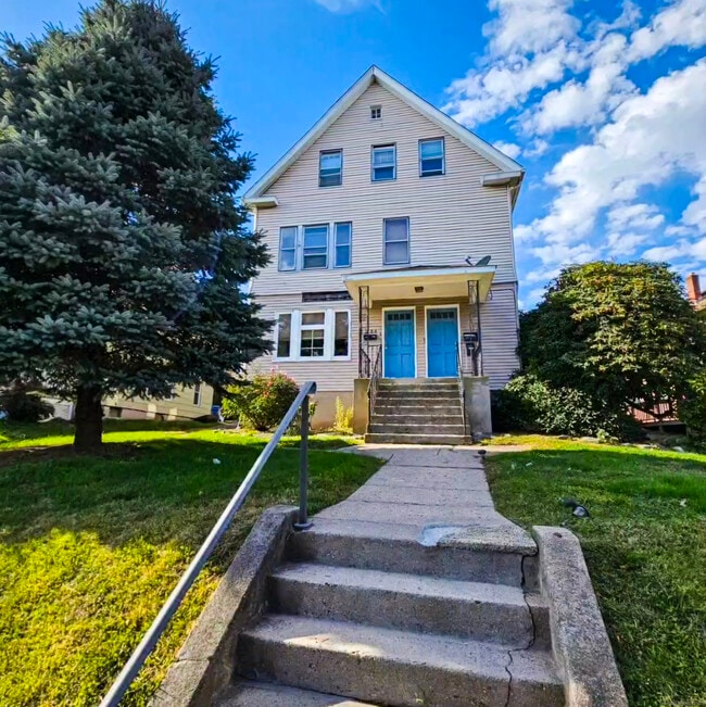 Building Photo - 204 Broad St