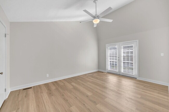 Primary Bedroom (1) - 6 Sundance Pl