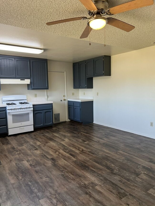 Building Photo - NICE 3 BED HOME IN CITRUS HEIGHTS!! HUGE YARD!!