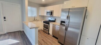 Building Photo - 1107 N 26th Ave