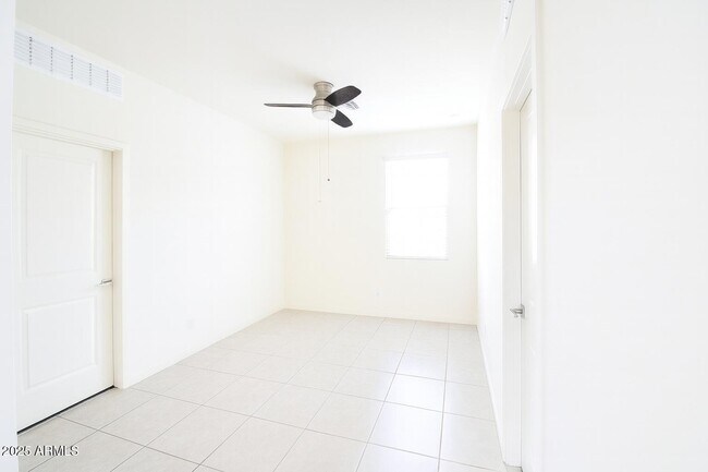 Building Photo - 4269 W Coneflower Ln