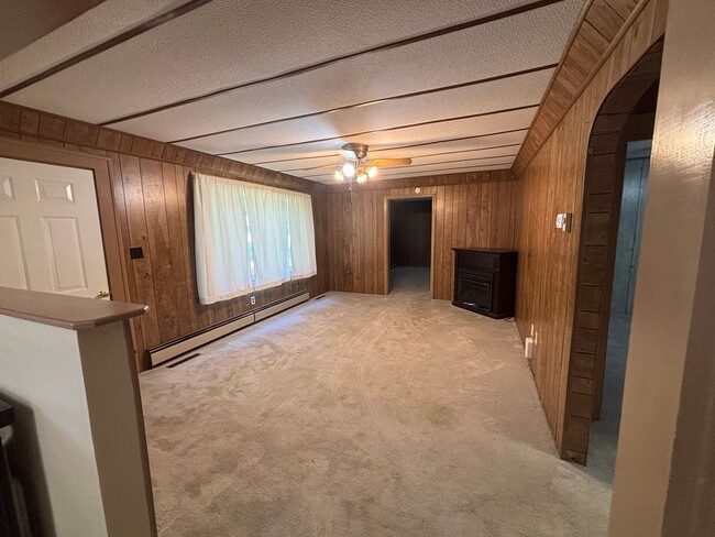 Building Photo - 150 Draper Ln