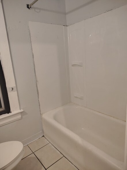 Building Photo - 167 Chittenden St