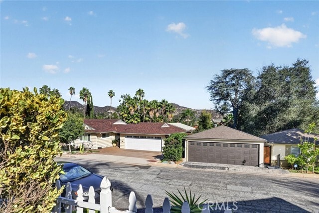 Building Photo - 1233 Imperial Dr