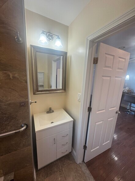 Building Photo - 95 Bynner St