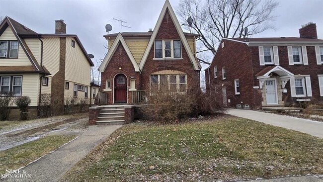 Primary Photo - 4401 Buckingham