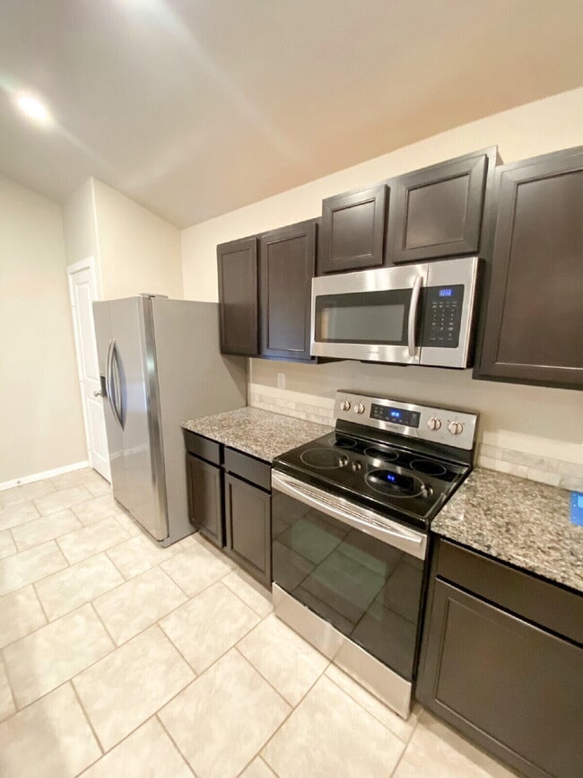 Building Photo - 13803 Quanah Ave