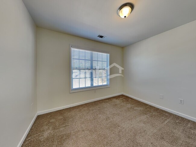 Building Photo - 750 Brooks Rd