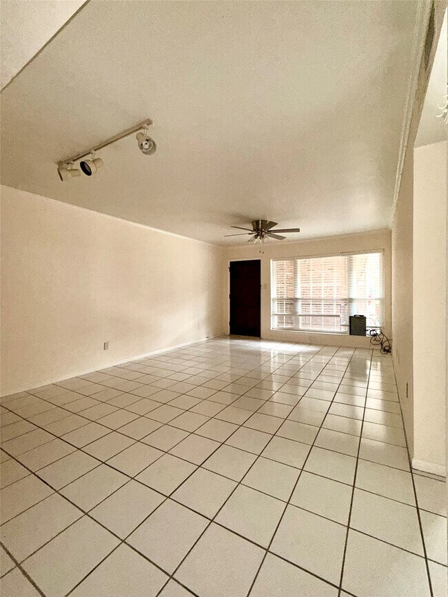 Building Photo - 2507 Montrose Blvd