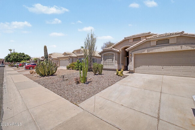 Building Photo - 6602 W Desert Hollow Dr