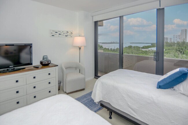 Building Photo - 4200 N Ocean Dr