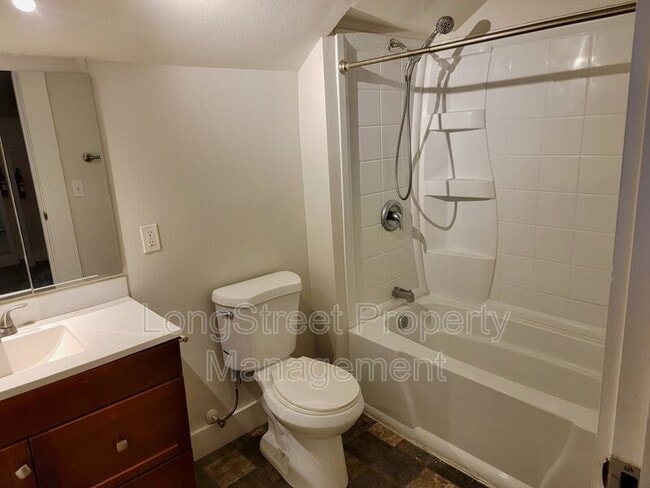 Building Photo - 29626 OR-34