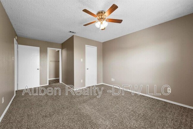 Building Photo - 319 SE 3rd St