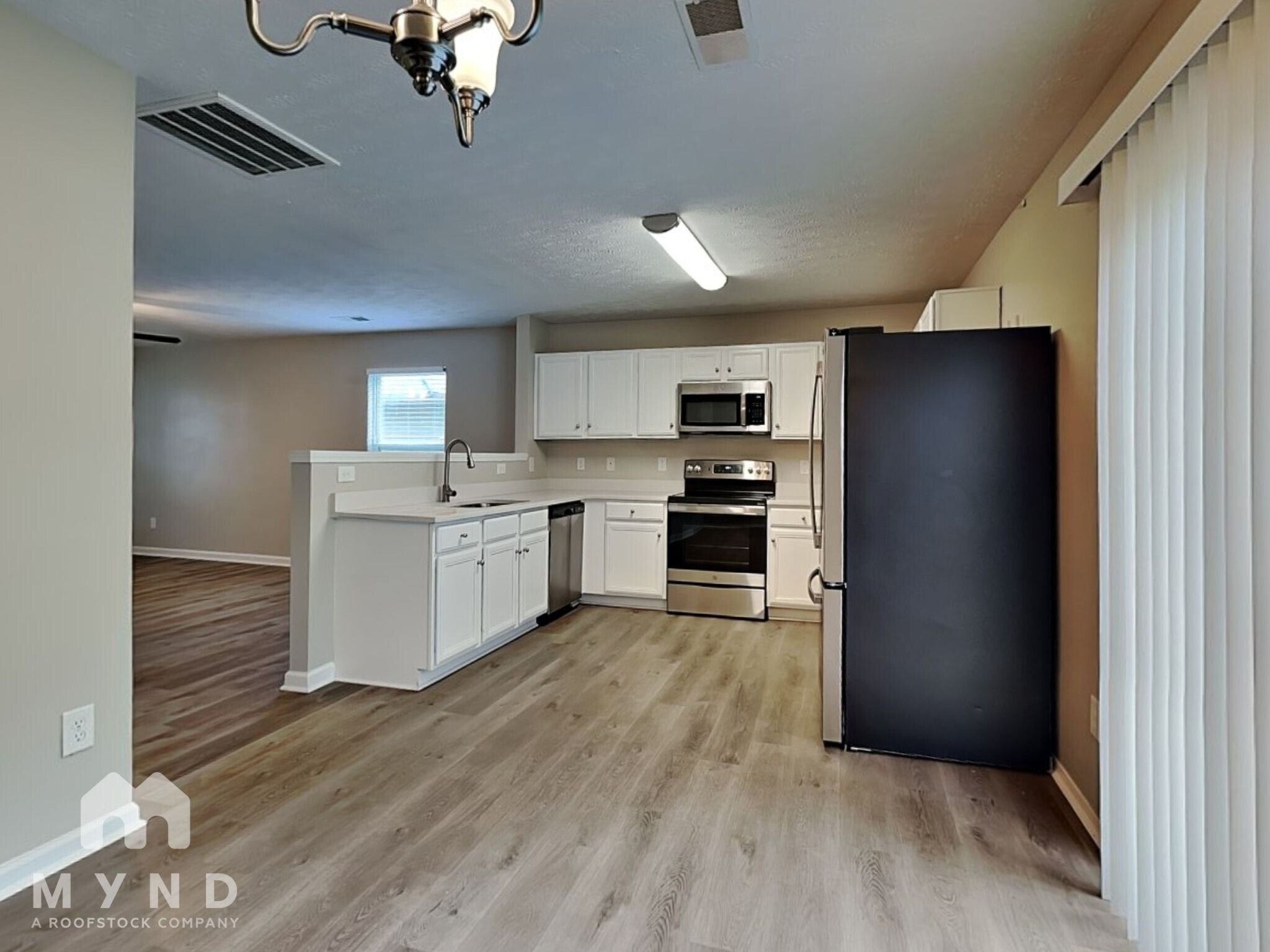 Building Photo - 2838 Creekbend Dr