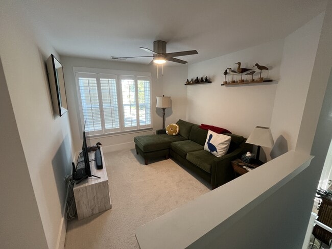 Building Photo - 16 Old Stoney Ln