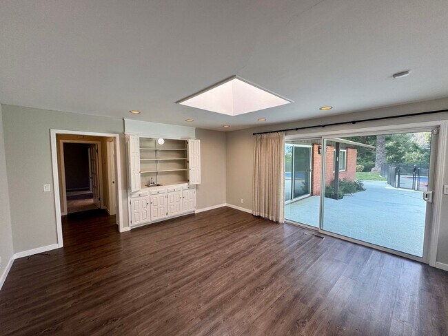 Building Photo - Spacious Single Level Home with Swimming Pool in Alamo Available Now!