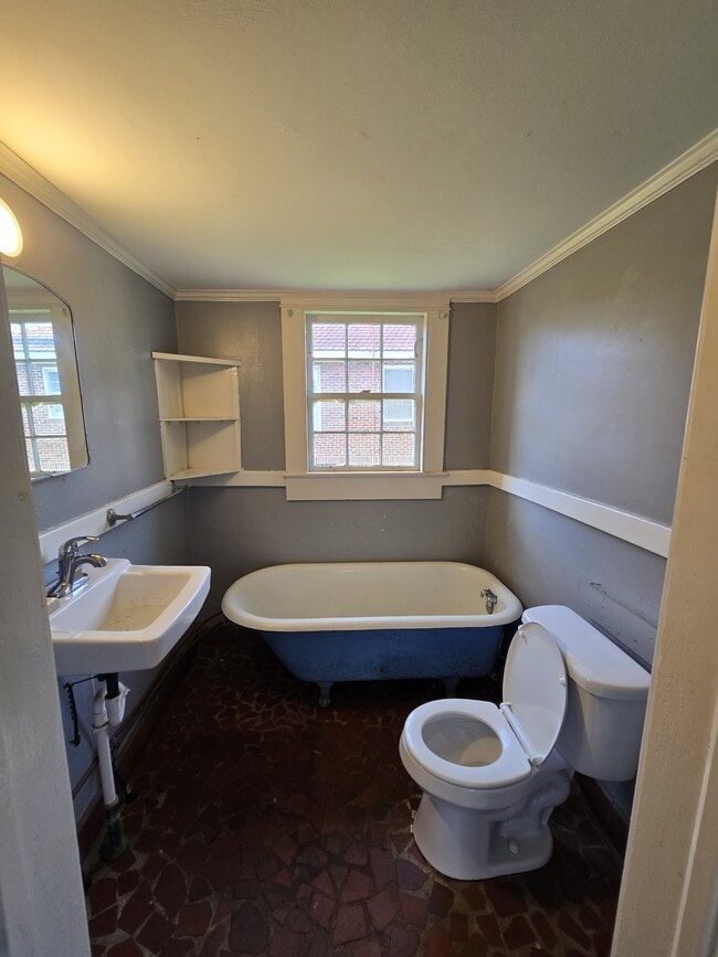 Building Photo - 110 Morgan Ave