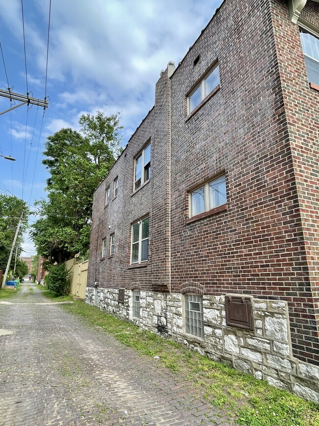 Building Photo - 3416 Wisconsin Ave
