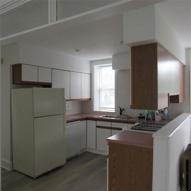 Building Photo - 29 Taylor Ave