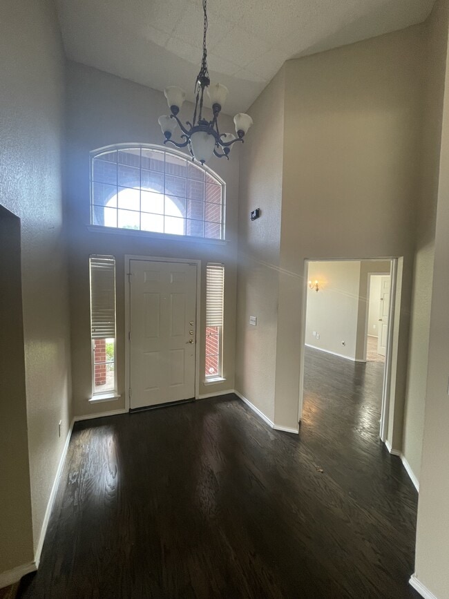 Building Photo - 6720 Tabor Dr