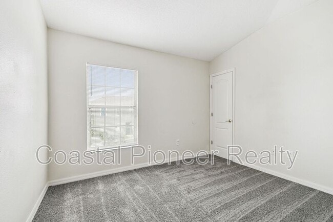 Building Photo - 6723 Lake Camden Way