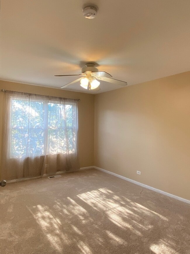 Building Photo - 266 Springbrook Trail S
