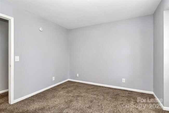 Building Photo - 6146 Meadow Rose Ln
