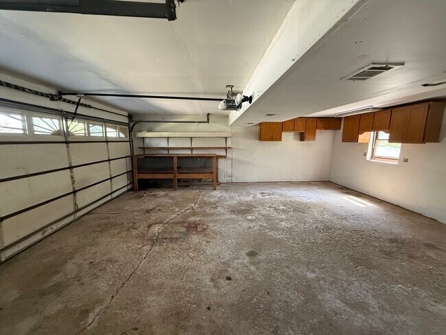 Building Photo - 8517 W 87th Pl