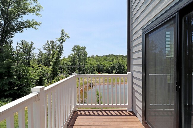 Building Photo - Pet-Friendly Brookhill Commons End-Unit Condo