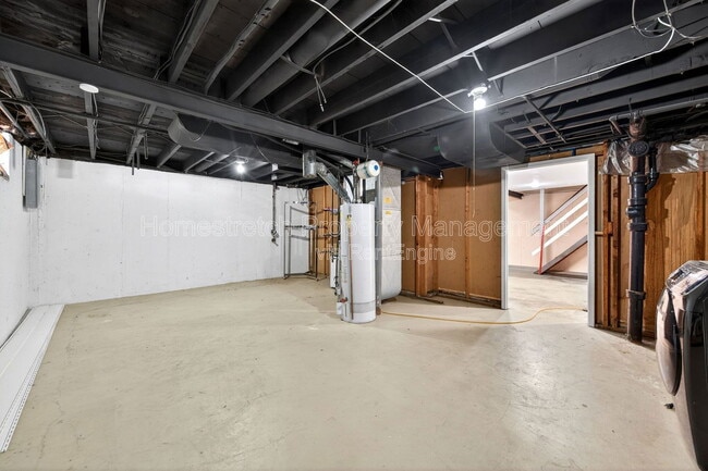 Building Photo - 207 Anistasia Dr