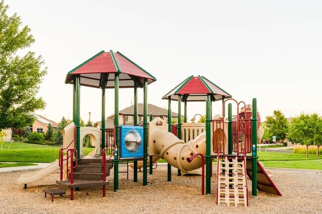 Building Photo - 3848 Red Deer Trl