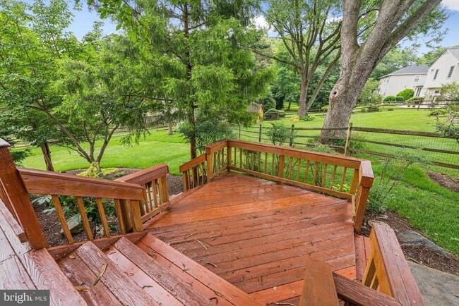 Building Photo - 6245 Windward Dr