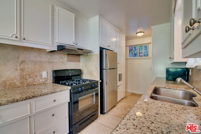 Building Photo - 10829 Kling St