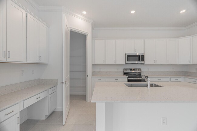 Building Photo - 13885 SE Riversway St