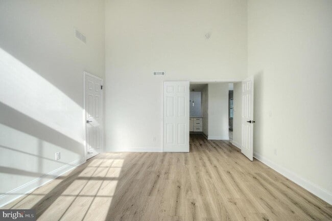 Building Photo - 1326 Chanticleer