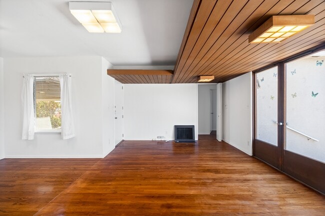 Building Photo - 5342 Emporia Ave