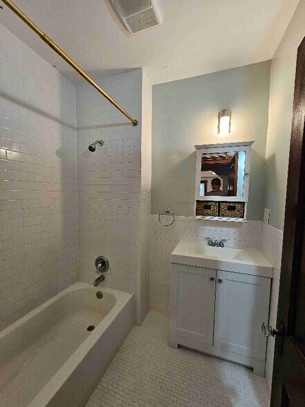 Building Photo - 7000 Palmetto St