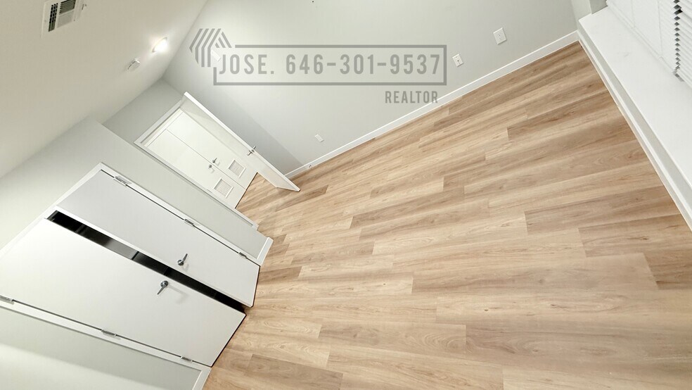 Building Photo - 200 Lafayette St