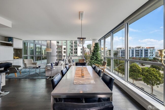 Building Photo - 708 Long Bridge St