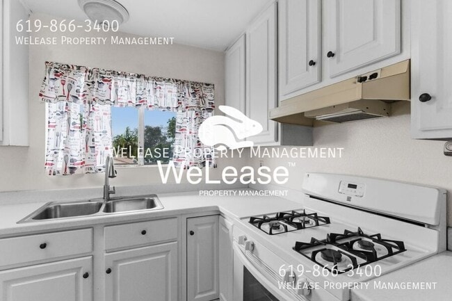 Building Photo - 4583 Beverly Glen Dr