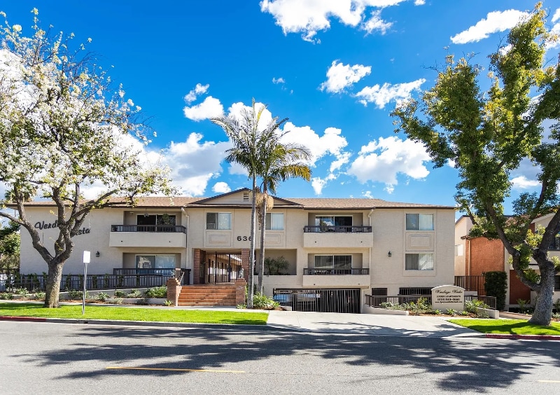 Building Photo - 636 E Verdugo Ave