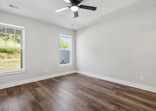 Building Photo - 208 Rosecroft Dr